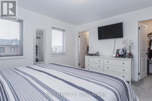 142 Gateland Drive, Barrie, ON - Indoor Photo Showing Bedroom