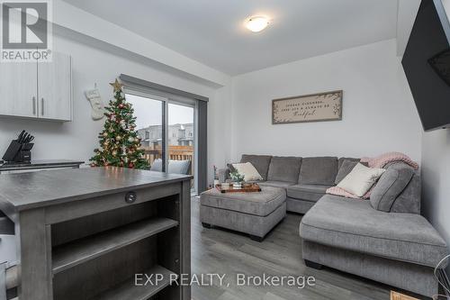 142 Gateland Drive, Barrie, ON - Indoor Photo Showing Living Room