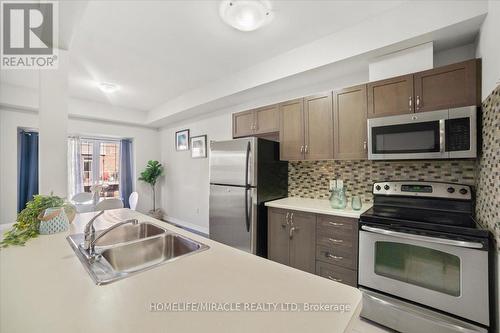 4122 Palermo Common, Burlington, ON - Indoor Photo Showing Kitchen With Double Sink