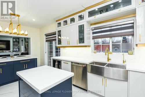 22 Wintersnow Court, Brampton, ON - Indoor Photo Showing Kitchen With Double Sink