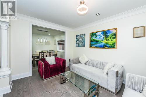 22 Wintersnow Court, Brampton, ON - Indoor Photo Showing Living Room