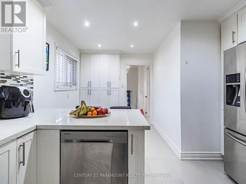 7805 Wildfern Drive, Mississauga, ON - Indoor Photo Showing Kitchen