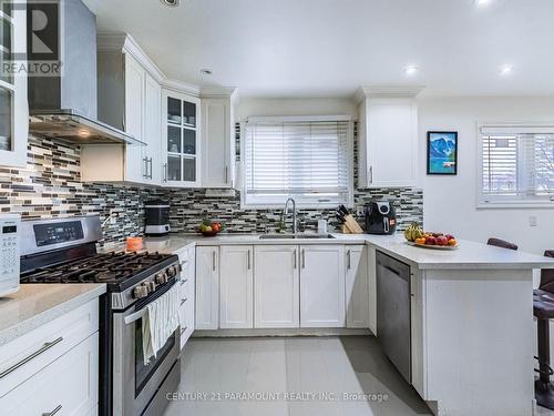 7805 Wildfern Drive, Mississauga, ON - Indoor Photo Showing Kitchen With Double Sink With Upgraded Kitchen