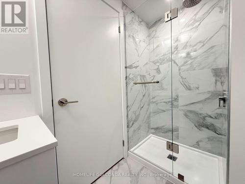 Lph20 - 1100 Sheppard Avenue W, Toronto, ON - Indoor Photo Showing Bathroom