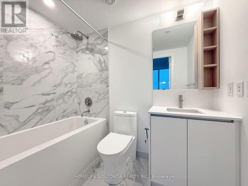 Lph20 - 1100 Sheppard Avenue W, Toronto, ON - Indoor Photo Showing Bathroom