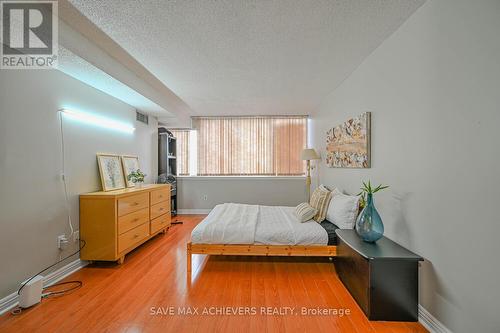 403 - 21 Markbrook Lane, Toronto, ON - Indoor Photo Showing Bedroom