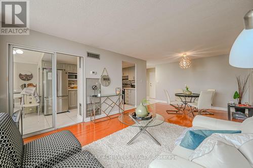 403 - 21 Markbrook Lane, Toronto, ON - Indoor Photo Showing Living Room