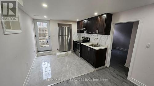 58 Callandar Road, Brampton, ON - Indoor Photo Showing Kitchen