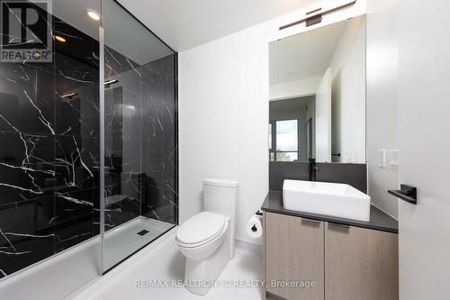 2506 - 1285 Dupont Street, Toronto, ON - Indoor Photo Showing Bathroom