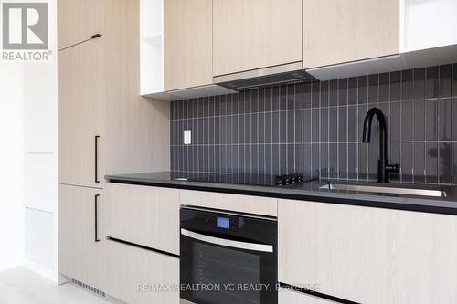 2506 - 1285 Dupont Street, Toronto, ON - Indoor Photo Showing Kitchen