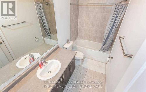 2396 Natasha Circle, Oakville, ON - Indoor Photo Showing Bathroom