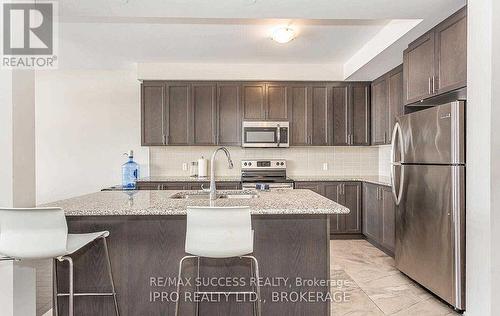 2396 Natasha Circle, Oakville, ON - Indoor Photo Showing Kitchen With Double Sink With Upgraded Kitchen