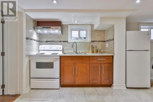 Lower - 16 Little Boulevard, Toronto, ON - Indoor Photo Showing Kitchen