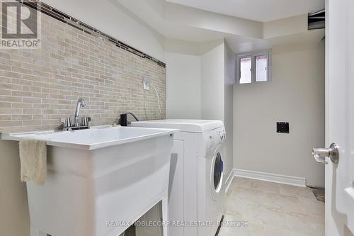 Lower - 16 Little Boulevard, Toronto, ON - Indoor Photo Showing Laundry Room