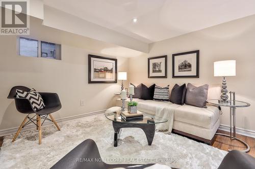 Lower - 16 Little Boulevard, Toronto, ON - Indoor Photo Showing Living Room