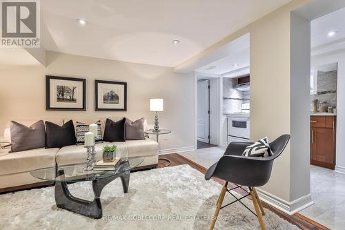 Lower - 16 Little Boulevard, Toronto, ON - Indoor Photo Showing Living Room