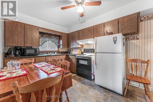 6232 Townline Road, West Lincoln, ON - Indoor Photo Showing Kitchen