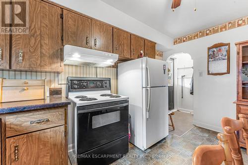 6232 Townline Road, West Lincoln, ON - Indoor Photo Showing Kitchen