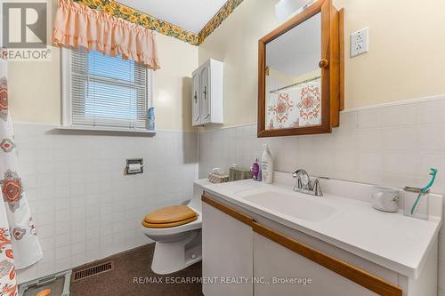 6232 Townline Road, West Lincoln, ON - Indoor Photo Showing Bathroom