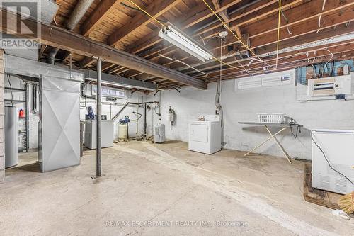 6232 Townline Road, West Lincoln, ON - Indoor Photo Showing Basement