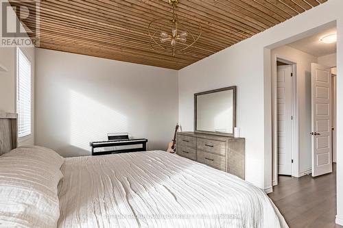 189 Stillwater Crescent, Hamilton, ON - Indoor Photo Showing Bedroom