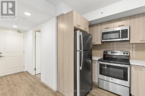 607 - 220 Cannon Street E, Hamilton, ON - Indoor Photo Showing Kitchen With Stainless Steel Kitchen