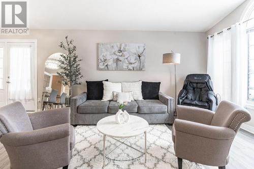 192 Sandy Street, London, ON - Indoor Photo Showing Living Room