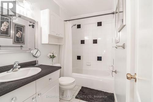 192 Sandy Street, London, ON - Indoor Photo Showing Bathroom