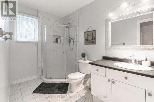 192 Sandy Street, London, ON - Indoor Photo Showing Bathroom