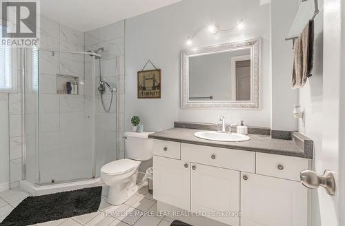 192 Sandy Street, London, ON - Indoor Photo Showing Bathroom