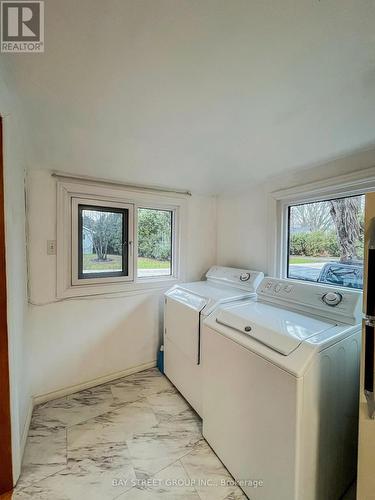 462 Lake Drive S, Georgina, ON - Indoor Photo Showing Laundry Room