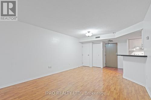 1011 - 1001 Bay Street, Toronto, ON - Indoor