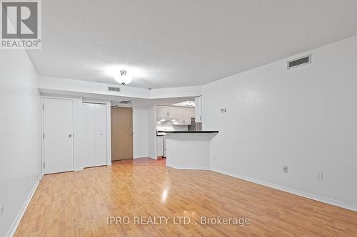 1011 - 1001 Bay Street, Toronto, ON - Indoor