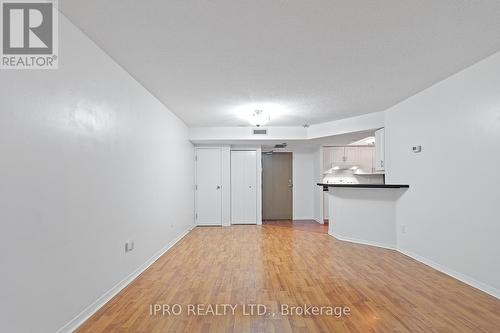 1011 - 1001 Bay Street, Toronto, ON - Indoor Photo Showing Other Room