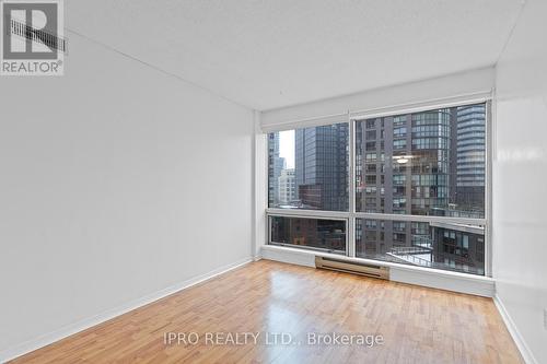 1011 - 1001 Bay Street, Toronto, ON - Indoor