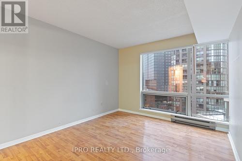 1011 - 1001 Bay Street, Toronto, ON - Indoor Photo Showing Other Room