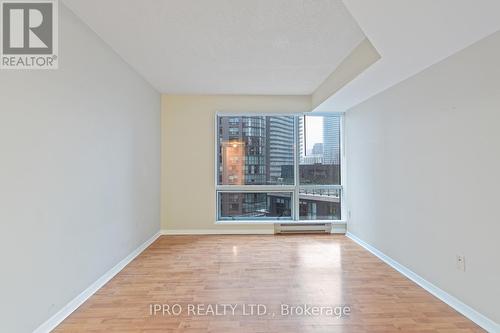 1011 - 1001 Bay Street, Toronto, ON - Indoor Photo Showing Other Room