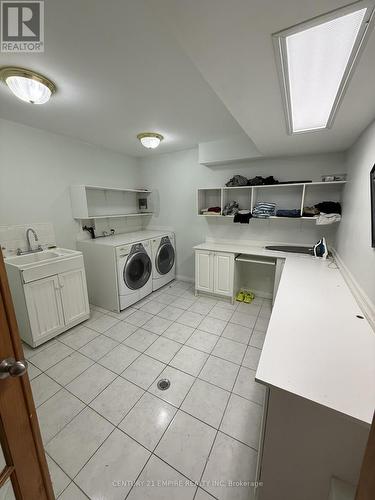 60 Williamson Drive, Brampton, ON - Indoor Photo Showing Laundry Room