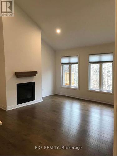 Upper - 63 Franklin Trail, Barrie, ON - Indoor Photo Showing Living Room