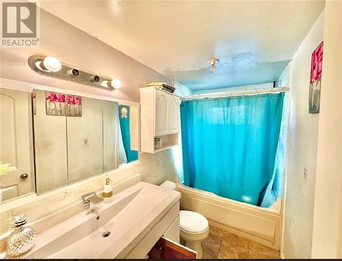 196 Traynor Avenue, Kitchener, ON - Indoor Photo Showing Bathroom