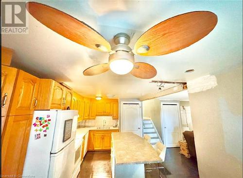 196 Traynor Avenue, Kitchener, ON - Indoor Photo Showing Kitchen