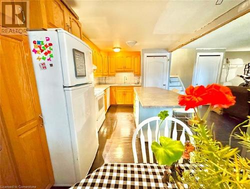 196 Traynor Avenue, Kitchener, ON - Indoor Photo Showing Kitchen