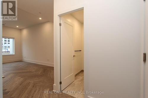 122W - 8 Cedarland Drive, Markham, ON - Indoor Photo Showing Other Room