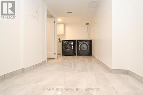 122W - 8 Cedarland Drive, Markham, ON - Indoor Photo Showing Laundry Room