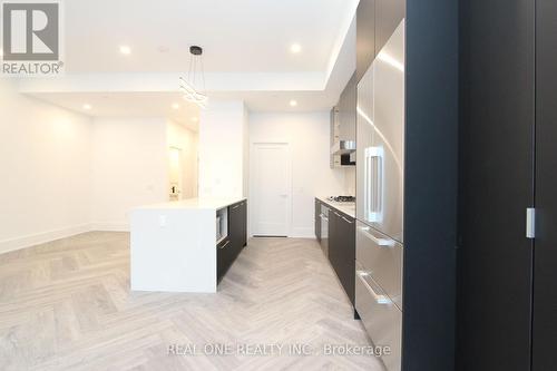 122W - 8 Cedarland Drive, Markham, ON - Indoor Photo Showing Kitchen