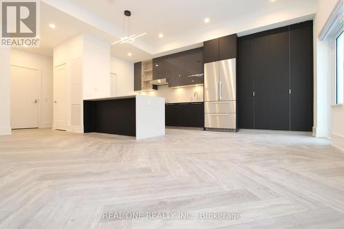 122W - 8 Cedarland Drive, Markham, ON - Indoor Photo Showing Kitchen