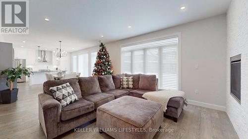 Family Room - 1968 Buroak Crescent, London, ON - Indoor Photo Showing Living Room