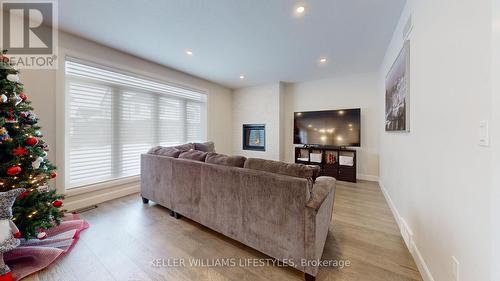 Family Room - 1968 Buroak Crescent, London, ON - Indoor Photo Showing Living Room