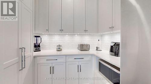 Kitchen - 1968 Buroak Crescent, London, ON - Indoor Photo Showing Kitchen With Upgraded Kitchen