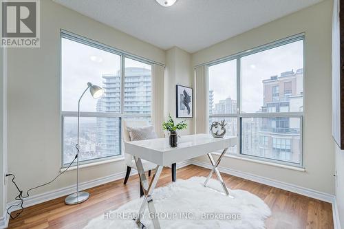 2203 - 7 Lorraine Drive, Toronto, ON - Indoor Photo Showing Dining Room